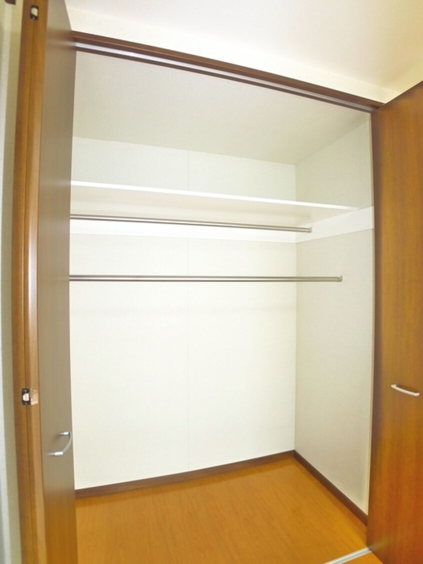 収納 メゾンオ－キスＢ