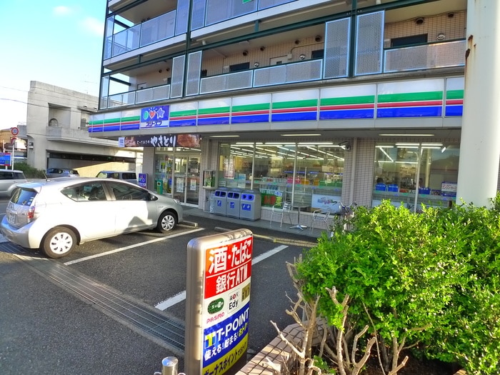 スリーエフ(コンビニ)まで367m ルミナスビラＢ