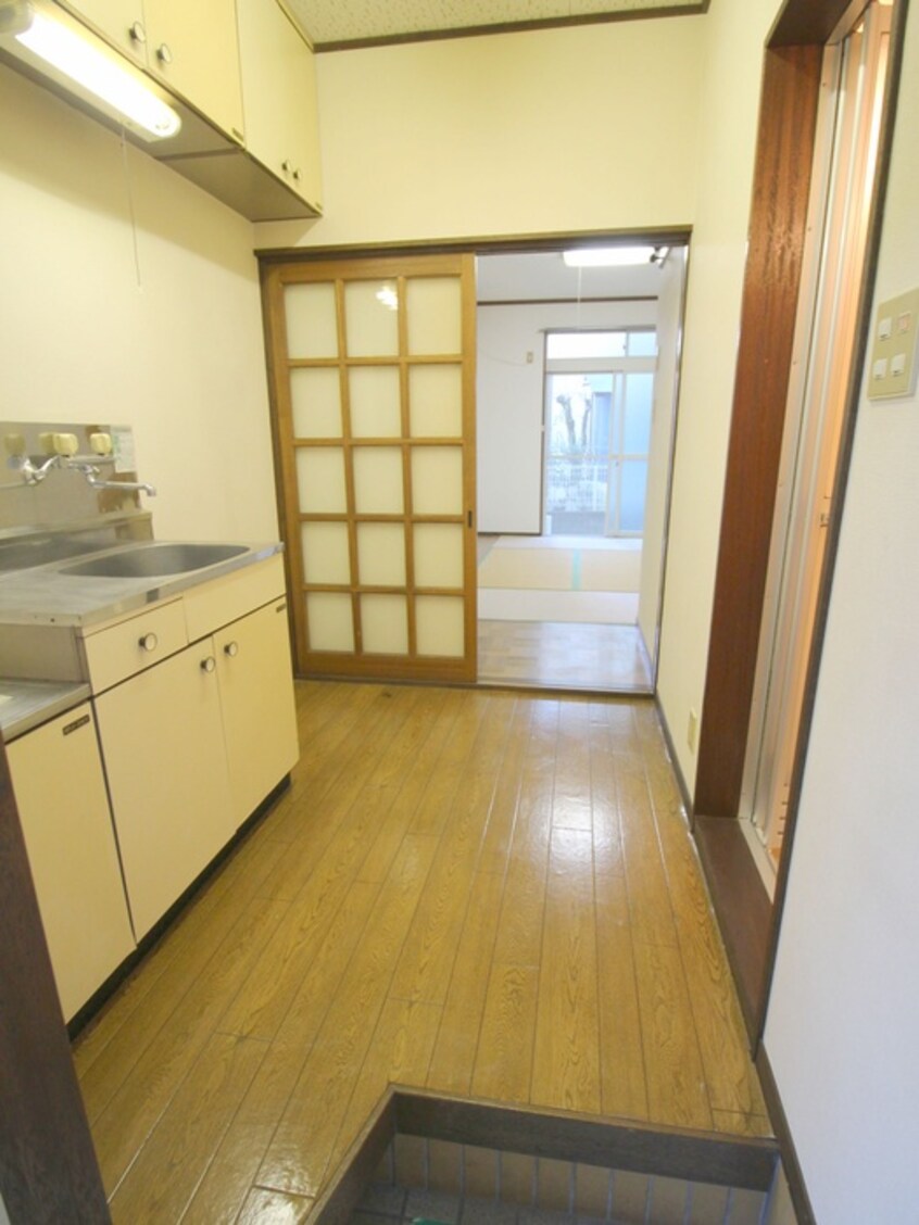 玄関 足立光コ－ポ