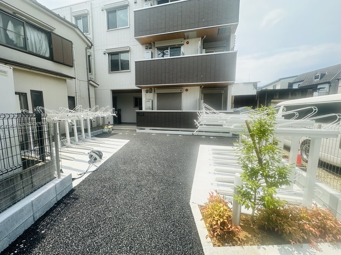 駐輪場 グラナーデ加賀