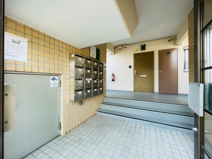 エントランス部分 ベストノ－ン榎