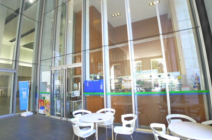 ファミリーマート　早稲田大学店(コンビニ)まで335m b′CASA早稲田