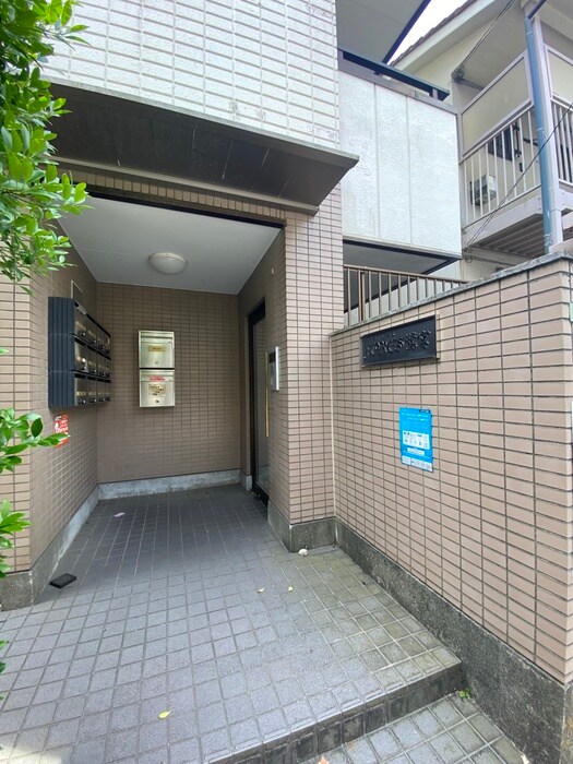 エントランス部分 フォレ－ス　鷺宮