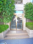 エントランス部分 カ－サ本八幡