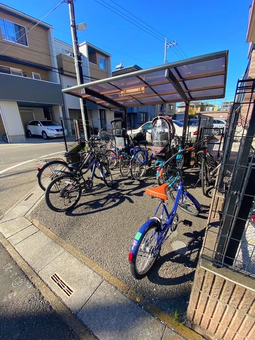 駐輪場 アム－ル弐番館