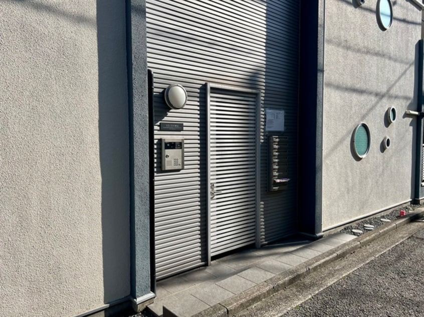 エントランス部分 ソリッド大倉山