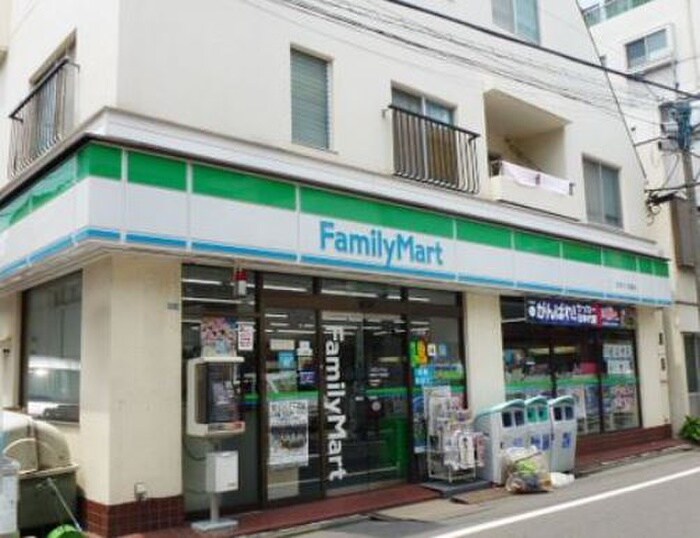 ファミリーマート 世田谷北沢三丁目店(コンビニ)まで184m アンビエンス北沢