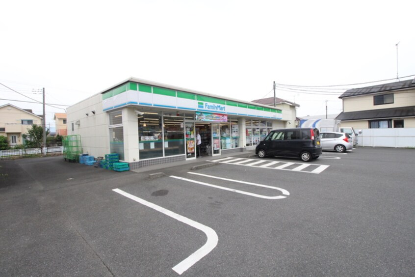 ファミリーマート南足柄沼田店(コンビニ)まで1000m ブル－ハイムＡ