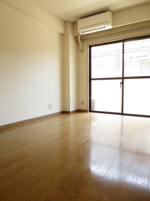 内観写真 モンシャトー水橋