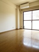 内観写真 モンシャトー水橋