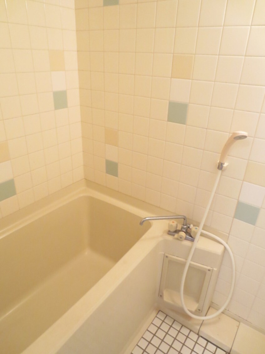 バス／シャワールーム等 モンシャトー水橋