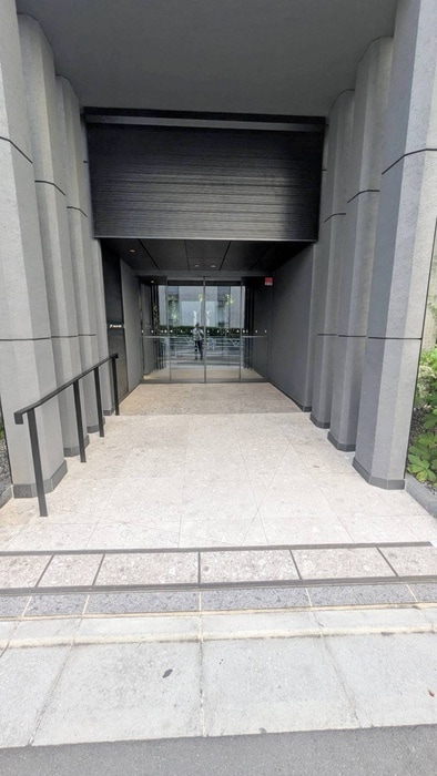 エントランス部分 レフィールオーブ代々木