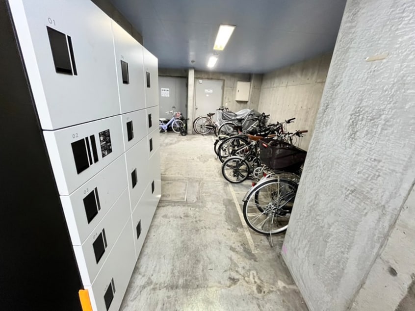 駐輪場 ステイタス志村坂上