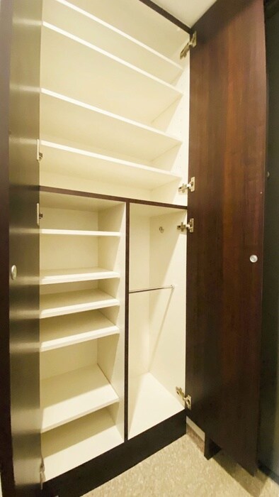 靴箱 ｵｰｷｯﾄﾞﾚｼﾞﾃﾞﾝｽ千代田岩本町