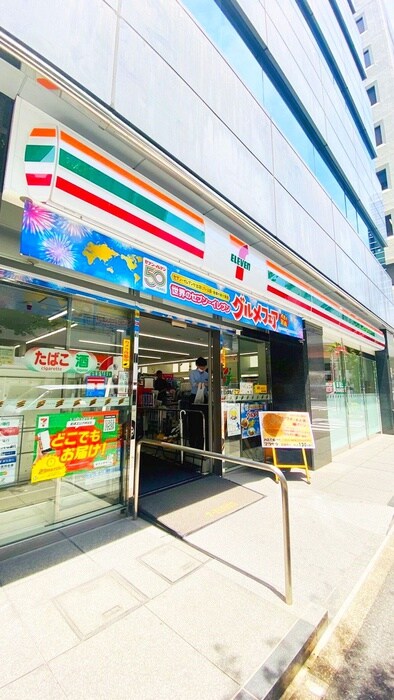 セブンイレブン(コンビニ)まで126m ｵｰｷｯﾄﾞﾚｼﾞﾃﾞﾝｽ千代田岩本町