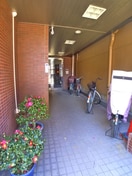 エントランス部分 リバ－コ－ト