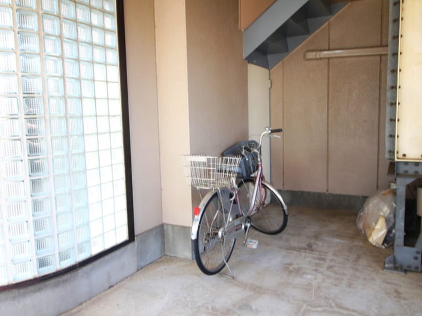 駐輪場 ウイングハウス