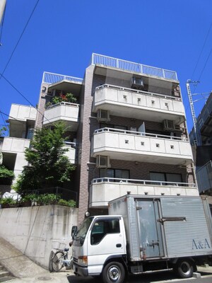Ａ＆Ａ　ＭＡＧＯＭＥ