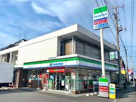 ファミリーマート川越インター店(コンビニ)まで270m グリーンヒルＡ