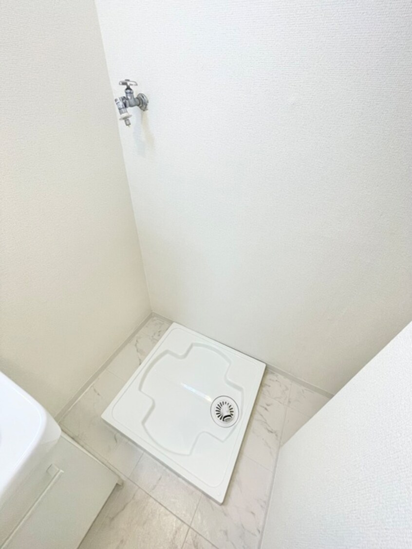 洗濯機置場 ｾｻﾞｰﾙ鶴川ｶﾞｰﾃﾞﾝﾋﾙｽﾞ(503)