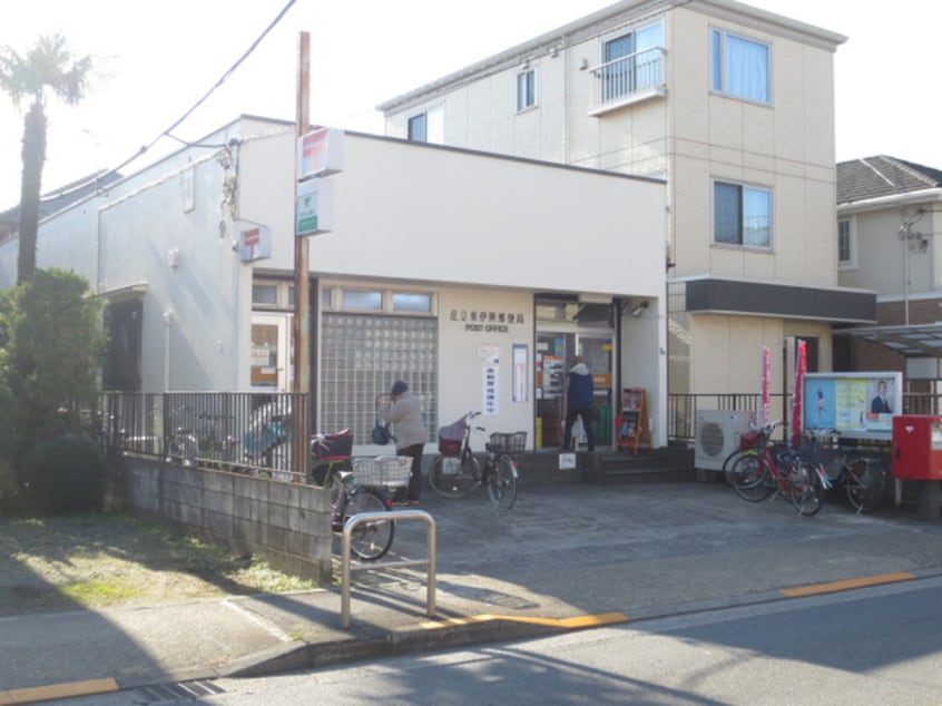 足立東伊興郵便局(郵便局)まで567m ツインコ－ト壱番館