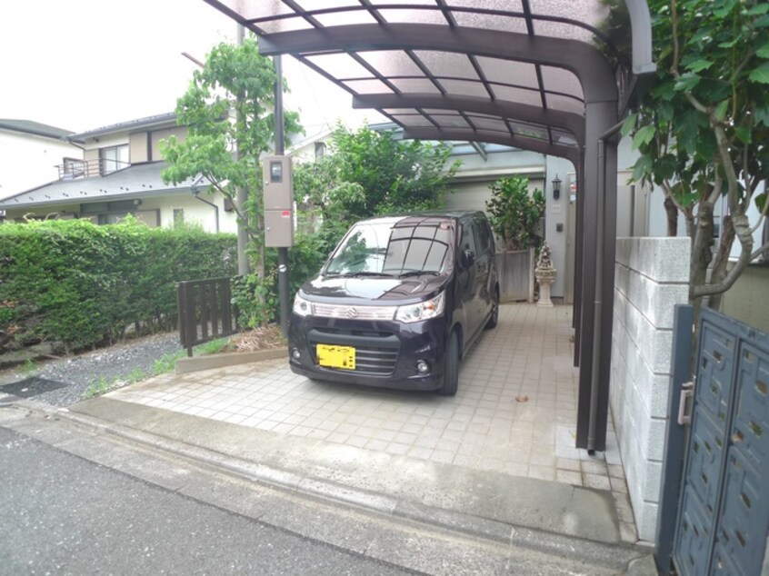 駐車場 ミレ栄町貸家