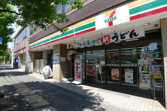 711高田馬場店(コンビニ)まで289m メゾンパルク