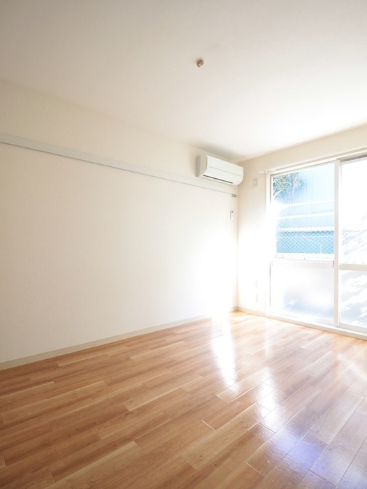 室内からの展望 メゾンデザ－ル上原