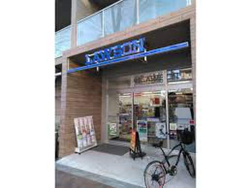 ローソン杉並阿佐ヶ谷北一丁目店(コンビニ)まで70m COCOFLAT阿佐ヶ谷