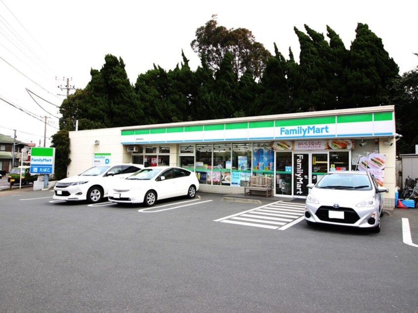 ファミリーマート湘南東海岸店(コンビニ)まで200m ベルコート湘南