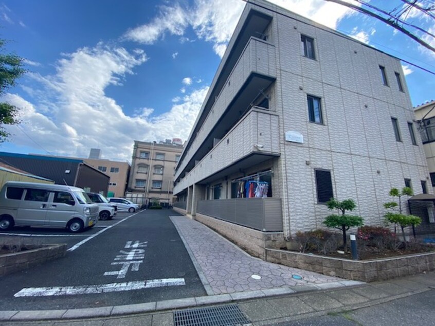 駐車場 クオーレ