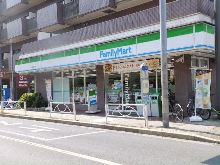 ファミリーマート砧城山通り店(コンビニ)まで110m コーポ伊佐