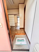 玄関 ハイツウメダ