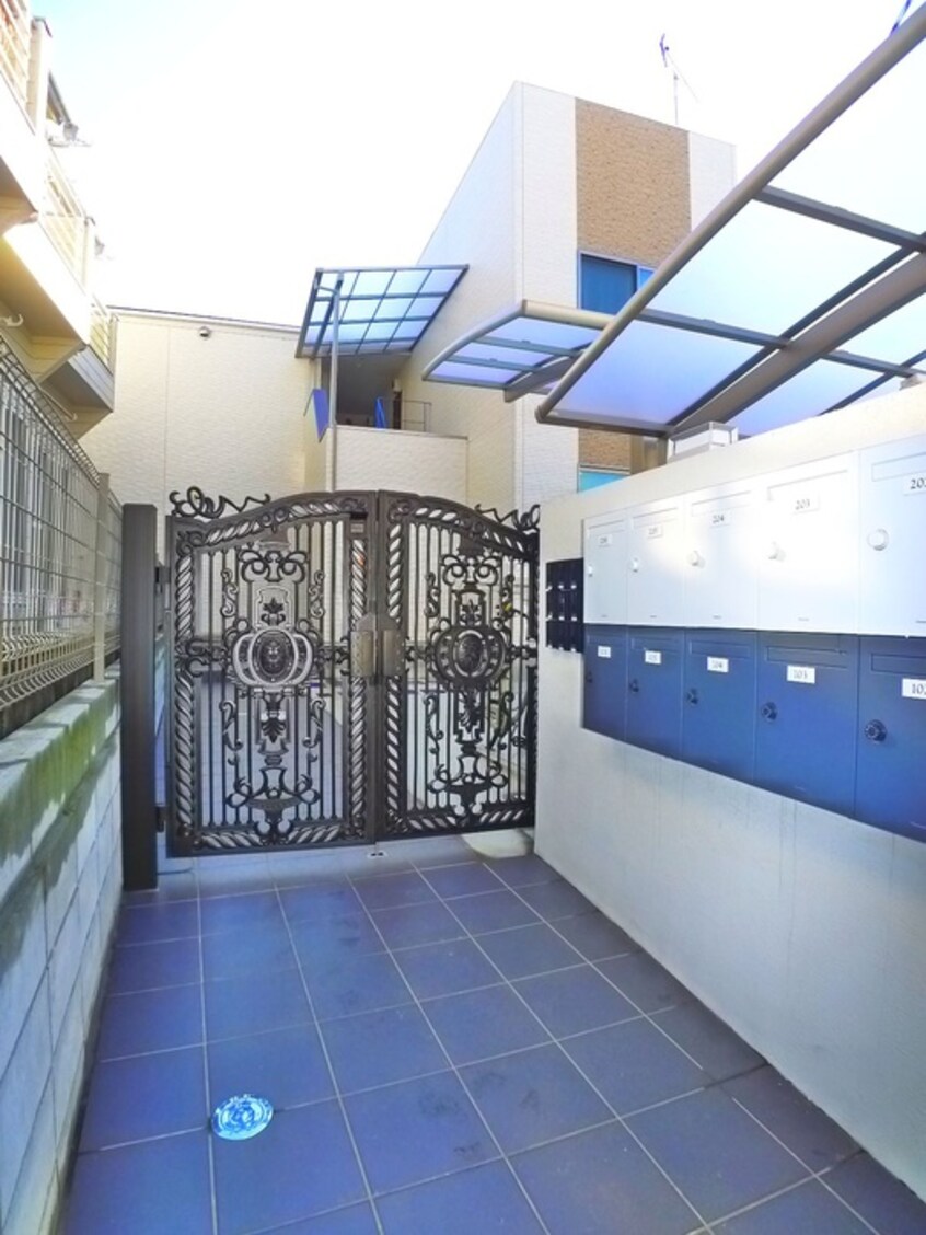 エントランス部分 ＳＯＬＥＩＬ　ＭＡＴＳＵＤＯ