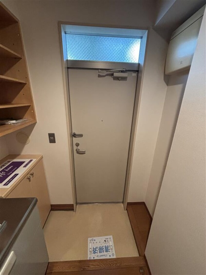 玄関 メゾネットブラン