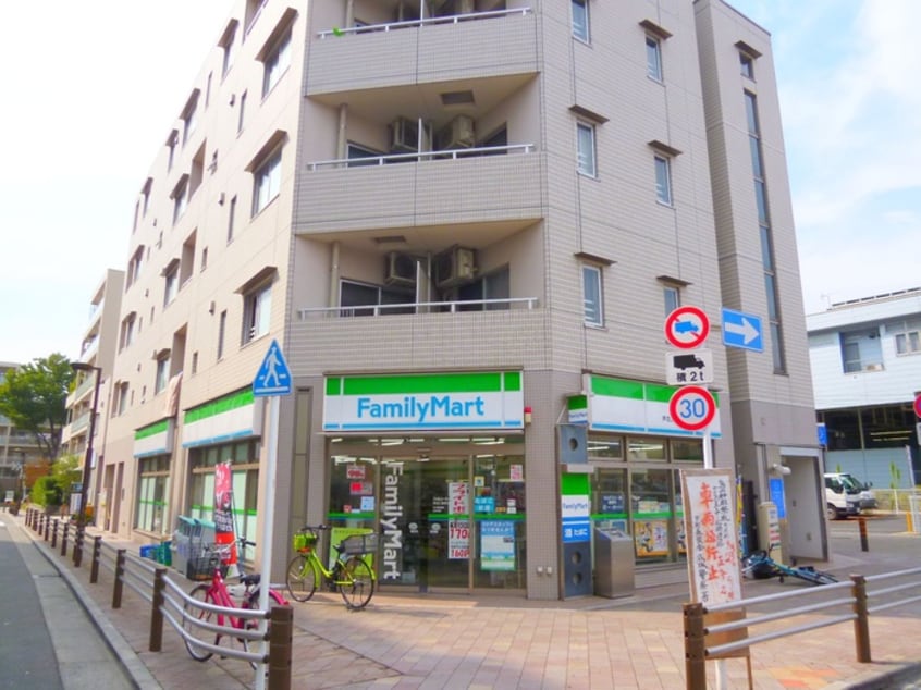 ファミリーマート（芦花公園駅南店）(コンビニ)まで120m パルコート芦花Ⅱ