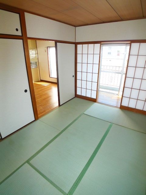 居室 ﾍﾞﾘ-ｽﾞﾌﾗｯﾄ