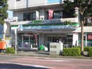 ファミリーマート(コンビニ)まで375m リブリ・エ・トワ