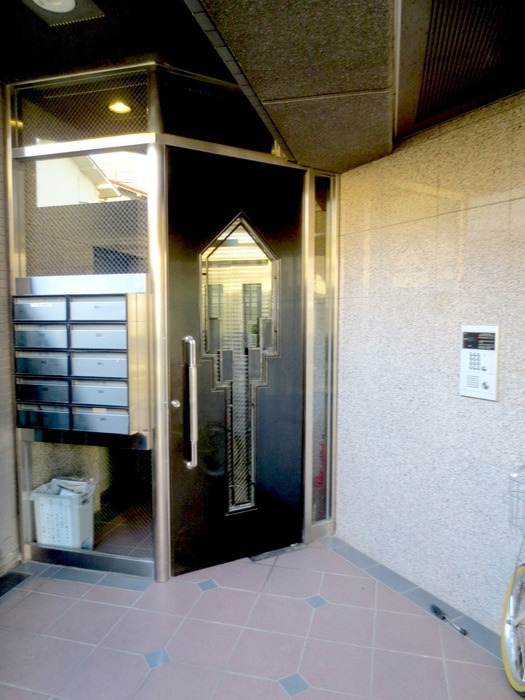 エントランス部分 ドルフ東雪谷