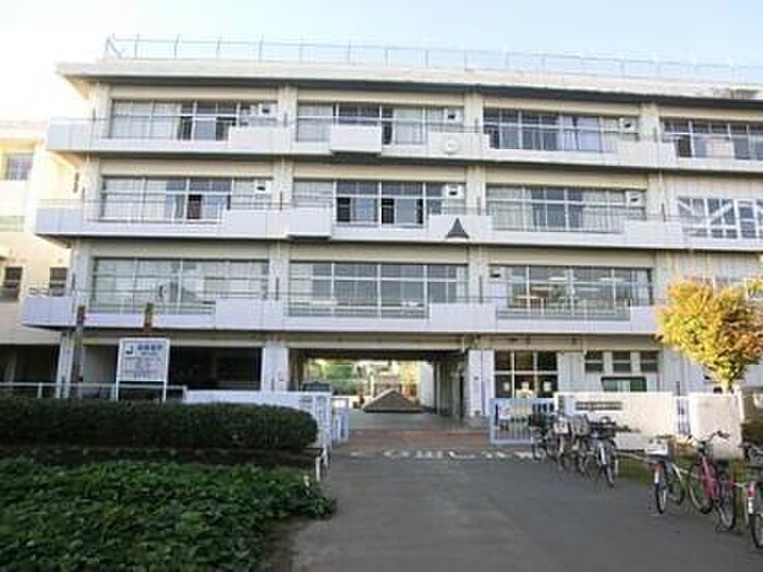 新座市立新堀小学校(小学校)まで750m 新堀ハイツ