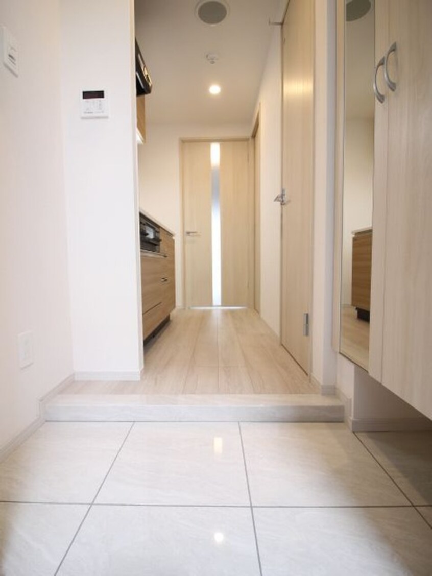 玄関 ラグゼナ秋葉原