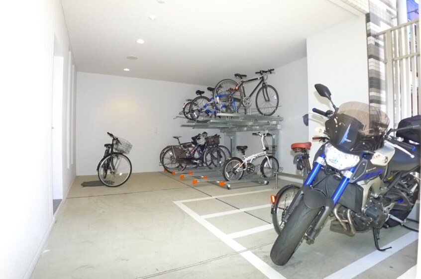 駐輪場 ラグゼナ秋葉原