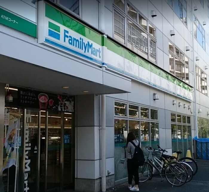 ファミリーマート西武東長崎駅前店(コンビニ)まで357m コ－ト・ミクティ