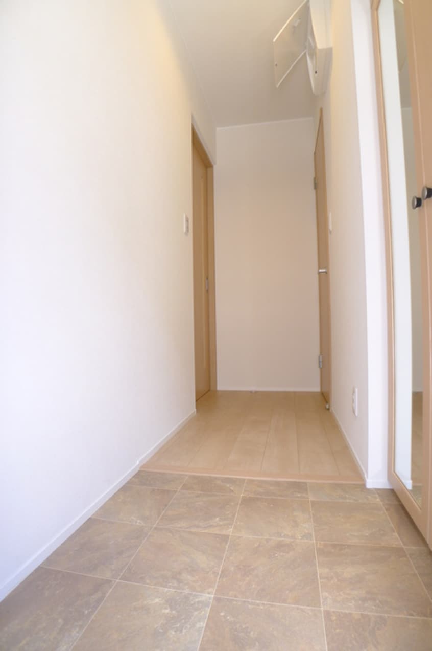 玄関 ソフィアおおたかの森B