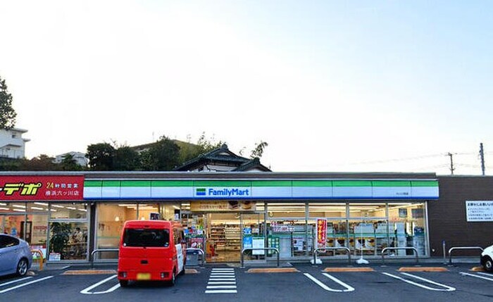 ファミリーマート六ッ川西店(コンビニ)まで170m 金子ビル