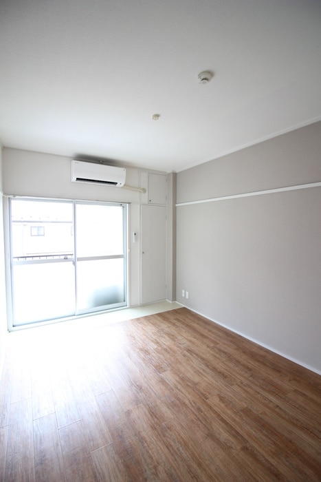 居室 オークフジ