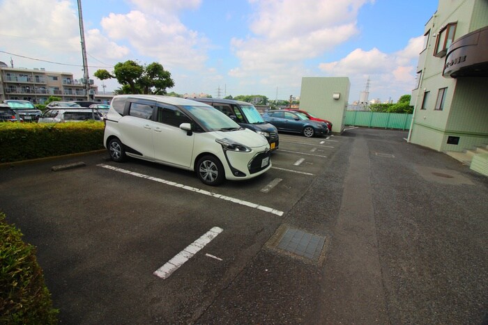 駐車場 サンモール１番館