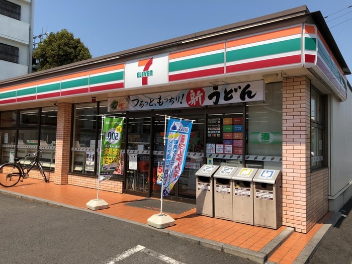 セブンイレブン(コンビニ)まで200m Maison Fleurissante