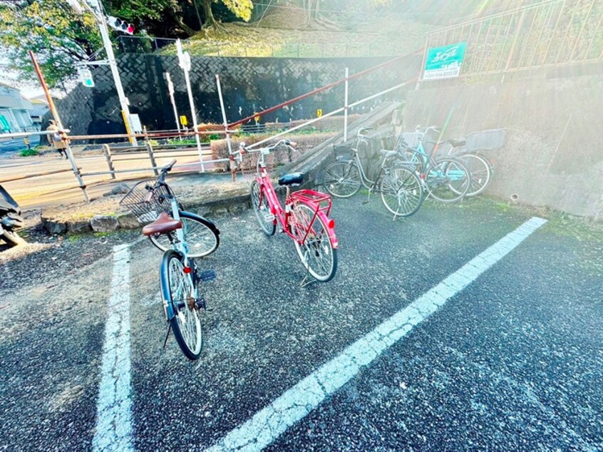 駐輪場 メゾンやまさき