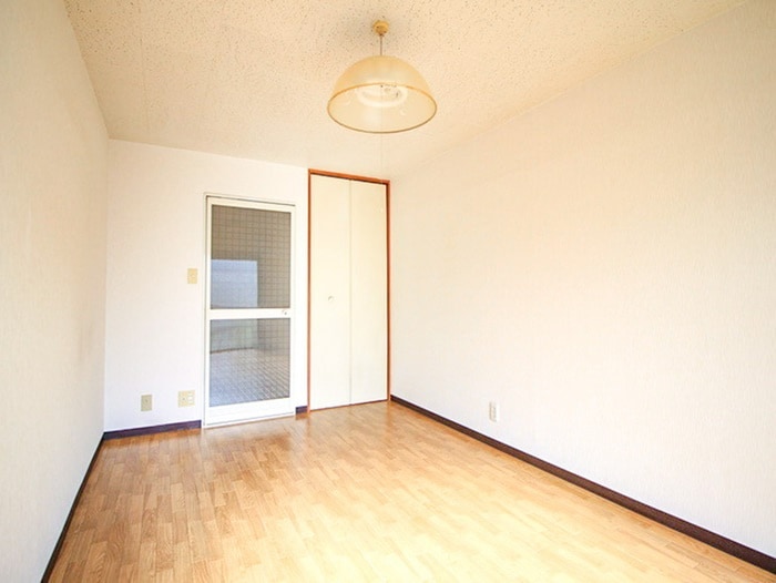 居室 メゾンエイト